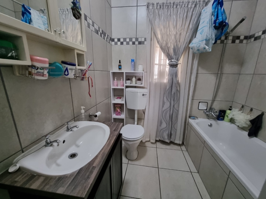 To Let 3 Bedroom Property for Rent in Hospitaalheuwel Free State